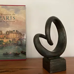 Vue Sur Jardin, 3 Pieces , Paris France